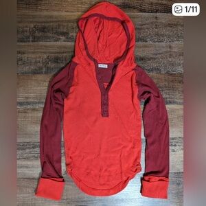 We the Free / Free People Long Sleeve Henley Hoodie Curved Hem Size Large